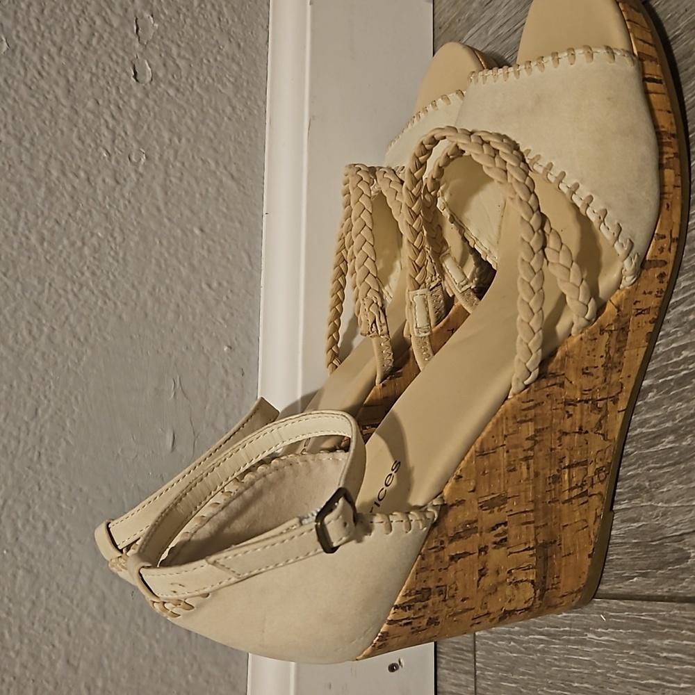 Maurices size 9 wedges